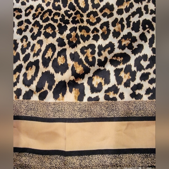 Leopard print scarf - Picture 9 of 10